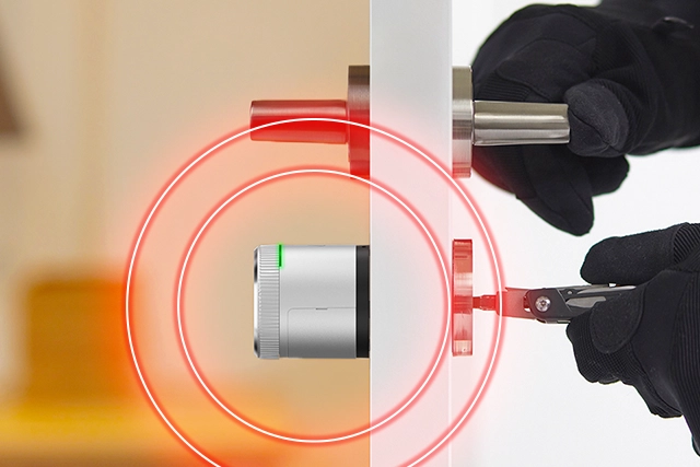 Serratura Intelligente Verisure Smartlock in azione