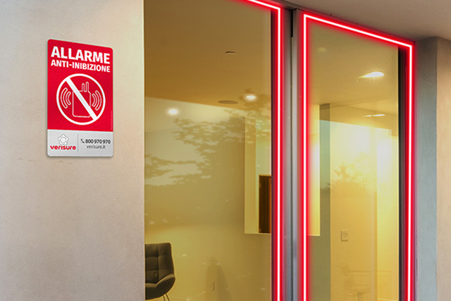 Serratura Smartlock apertura porta in caso di emergenza