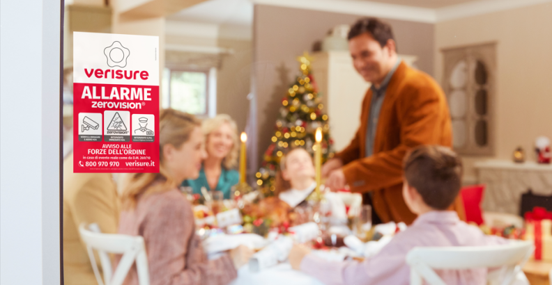 Natale 2024 famiglia protetta da Verisure